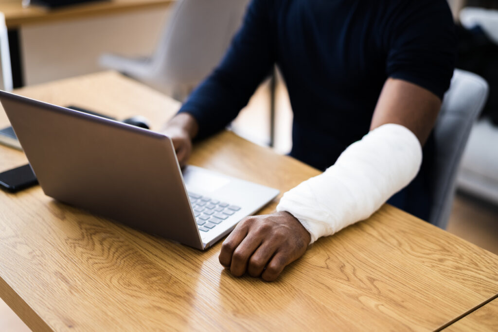 Basic Arizona Personal Injury Settlement Breakdown: How Much Goes in My Pocket?
